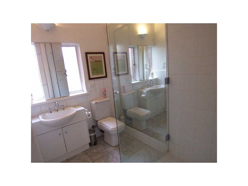 2/145  Fitzroy Street, St Kilda VIC 3182