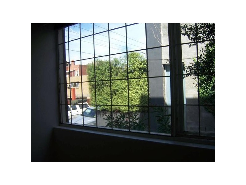 28/12  Clyde Street, St Kilda VIC 3182