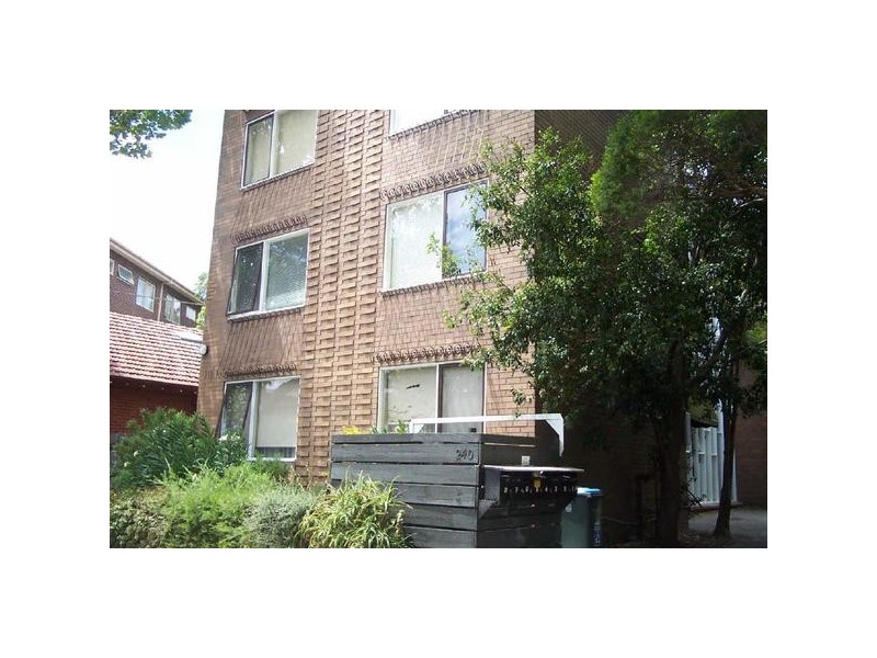 3/240  Barkly Street, St Kilda VIC 3182