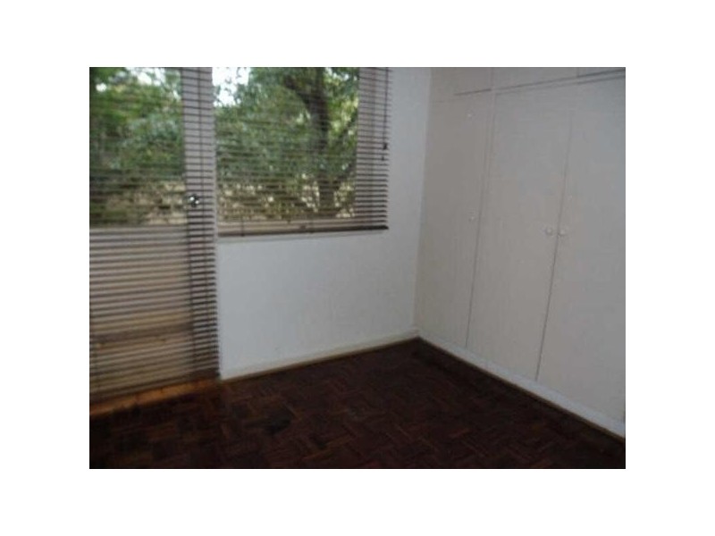 3/240  Barkly Street, St Kilda VIC 3182