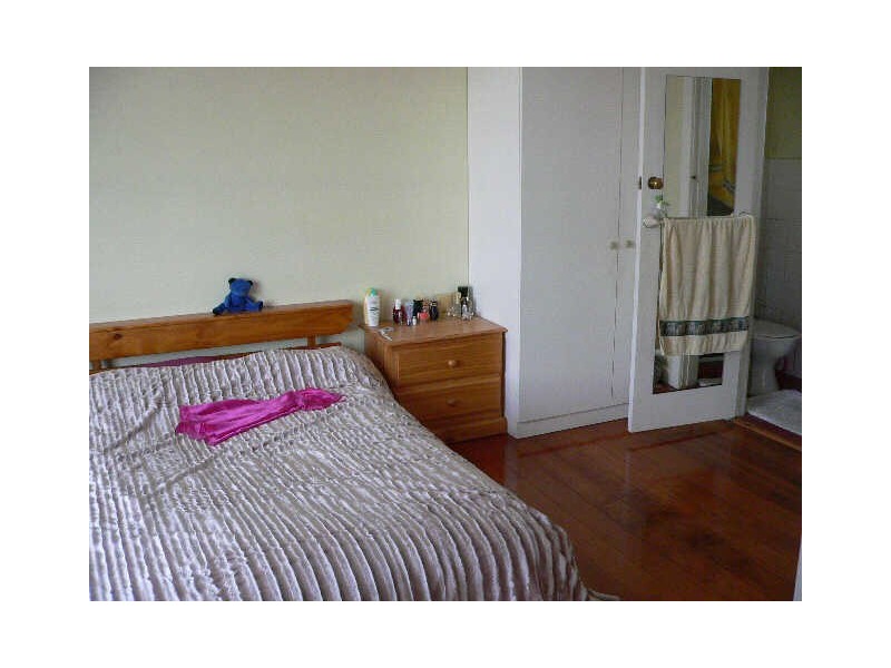 27/11  Marine Parade, St Kilda VIC 3182