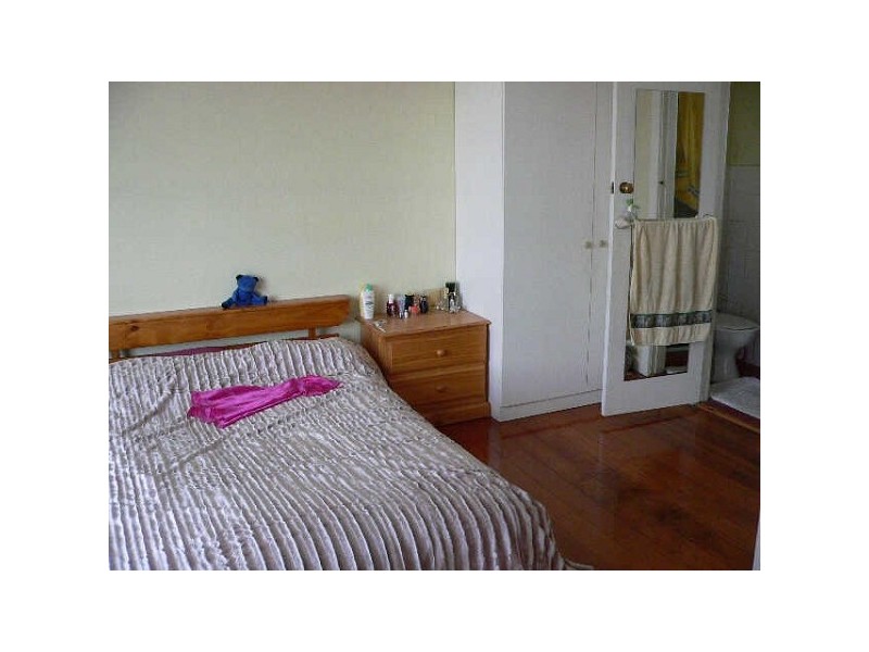 27/11  Marine Parade, St Kilda VIC 3182