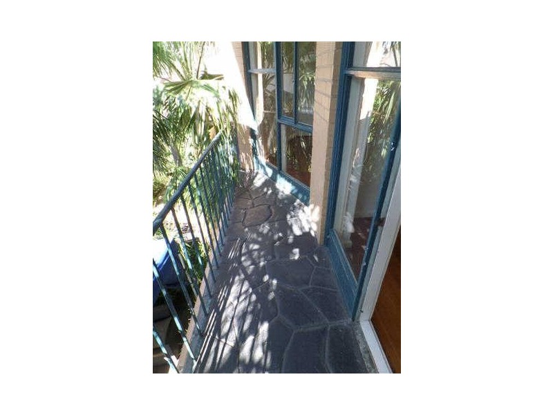 27/11  Marine Parade, St Kilda VIC 3182