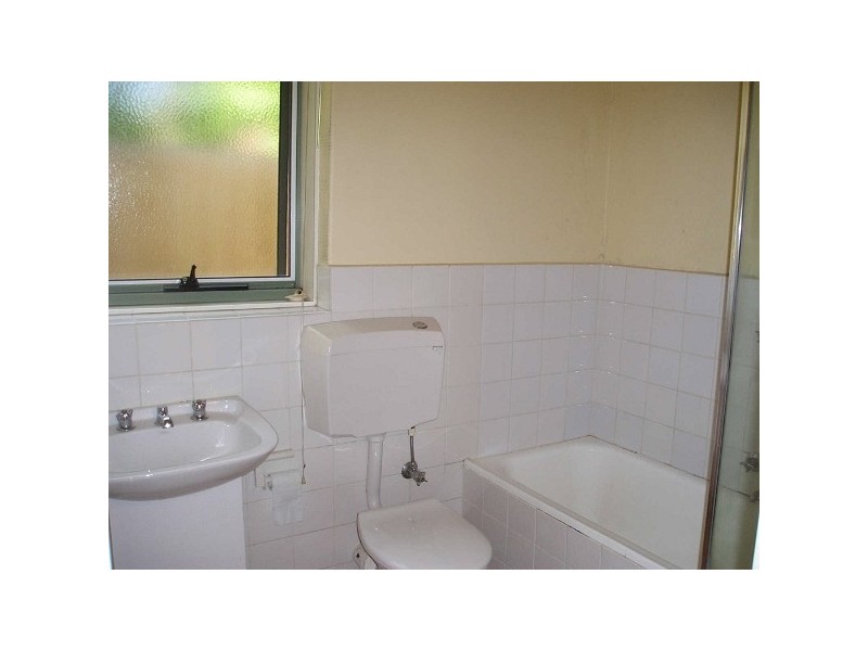 9/4  Dickens Street, Elwood VIC 3184