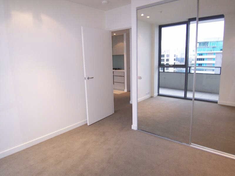 1002/55  Queens Road, Melbourne VIC 3004