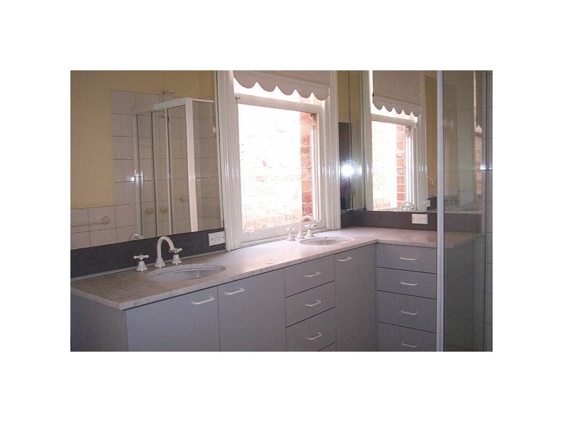 212  Beaconsfield Pde, Middle Park VIC 3206