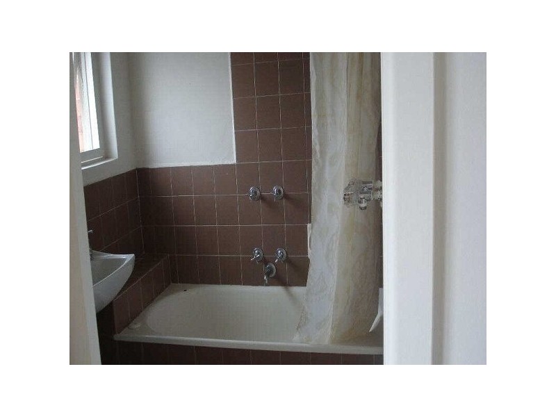 10/93  Argyle Street, St Kilda East VIC 3183