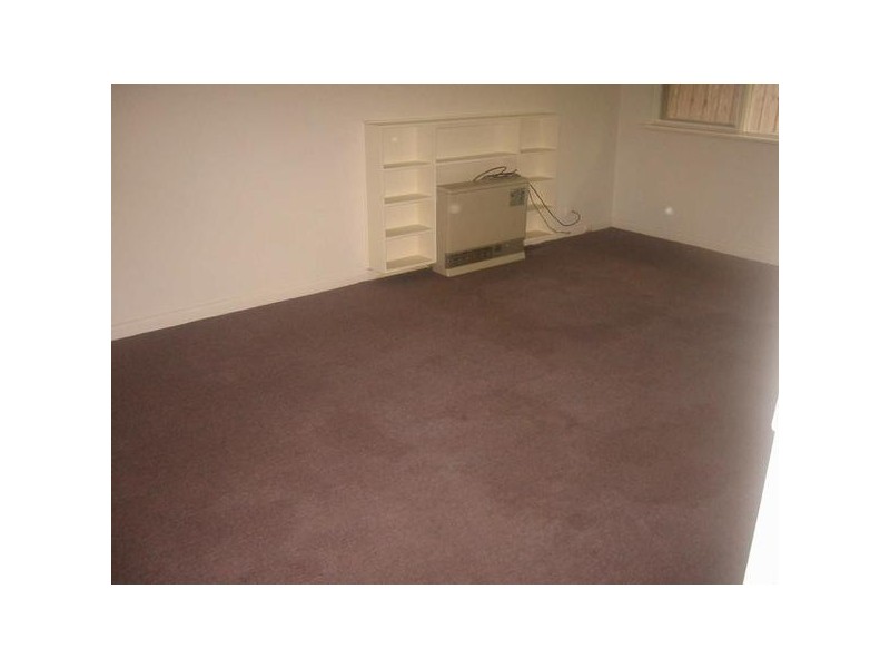 2/2  Rothesay Avenue, Elwood VIC 3184