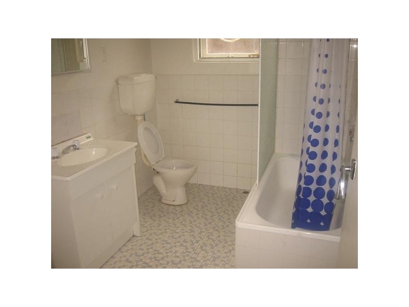 2/2  Rothesay Avenue, Elwood VIC 3184