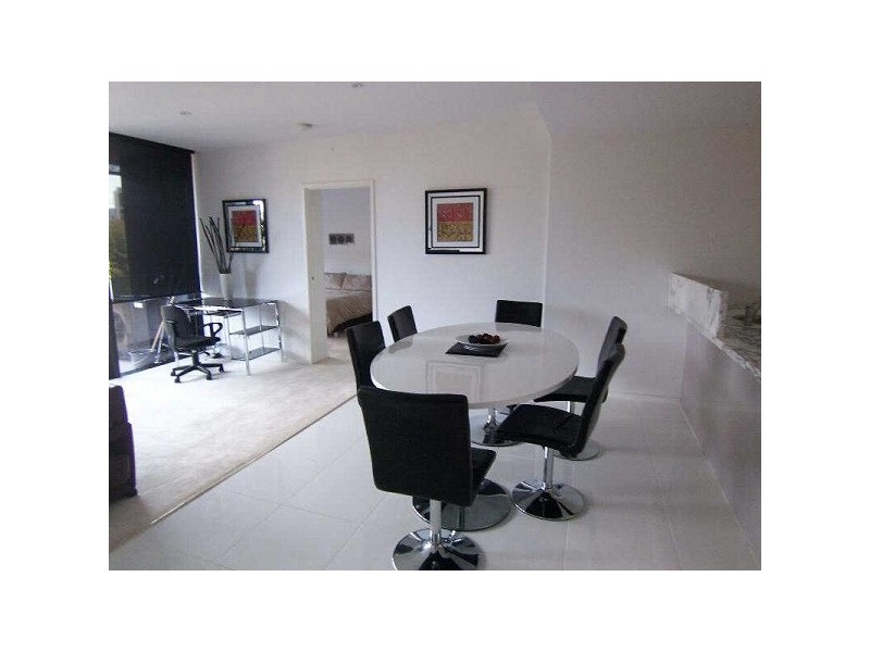 101/8  Waterview Walk, Docklands VIC 3008