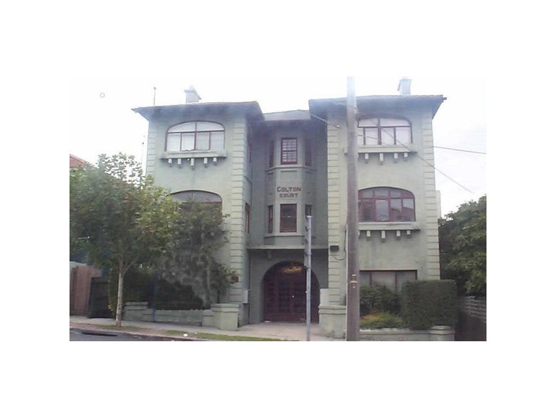 4/92  Barkly Street, St Kilda VIC 3182