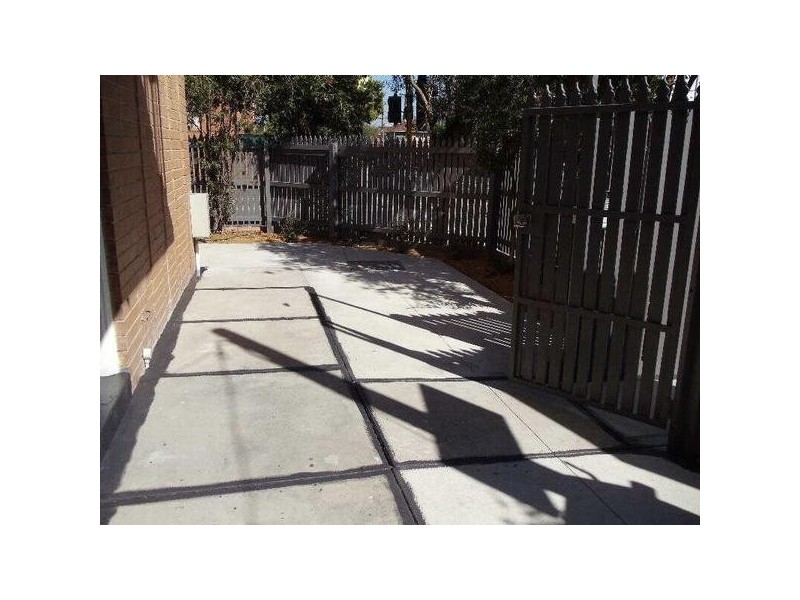 1A/327  Inkerman Street, St Kilda East VIC 3183