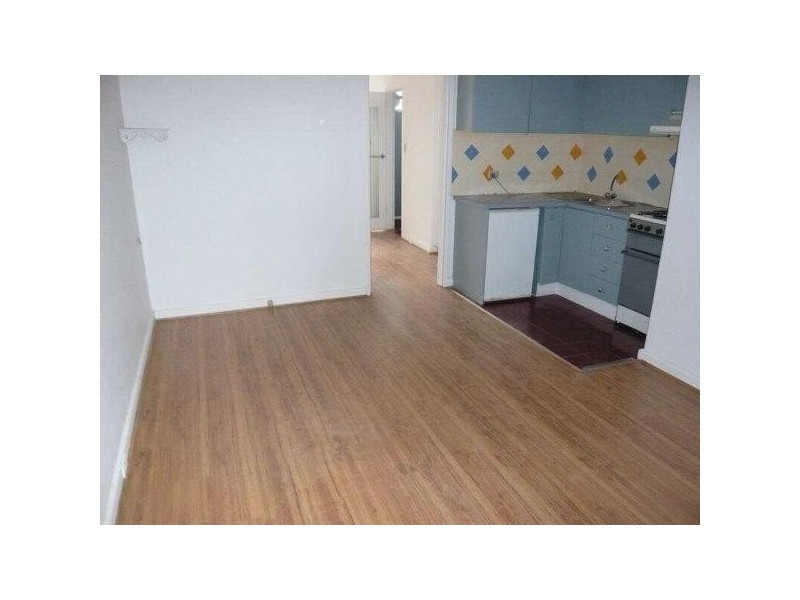 6/11  Marine Pde, St Kilda VIC 3182