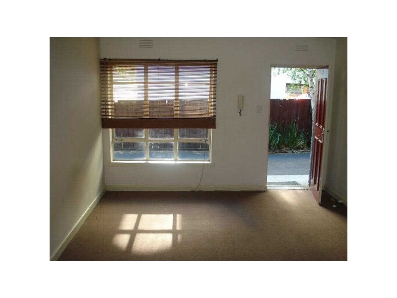 9/131  Glenhunlty Road, Elwood VIC 3184