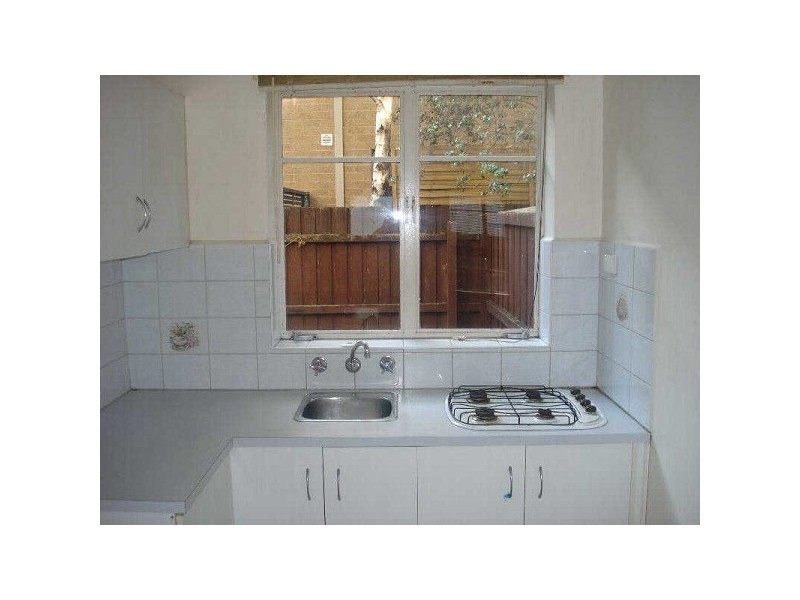 9/131  Glenhunlty Road, Elwood VIC 3184