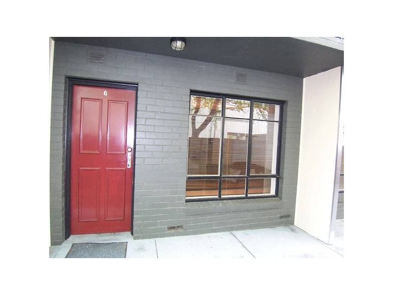 9/131  Glenhunlty Road, Elwood VIC 3184