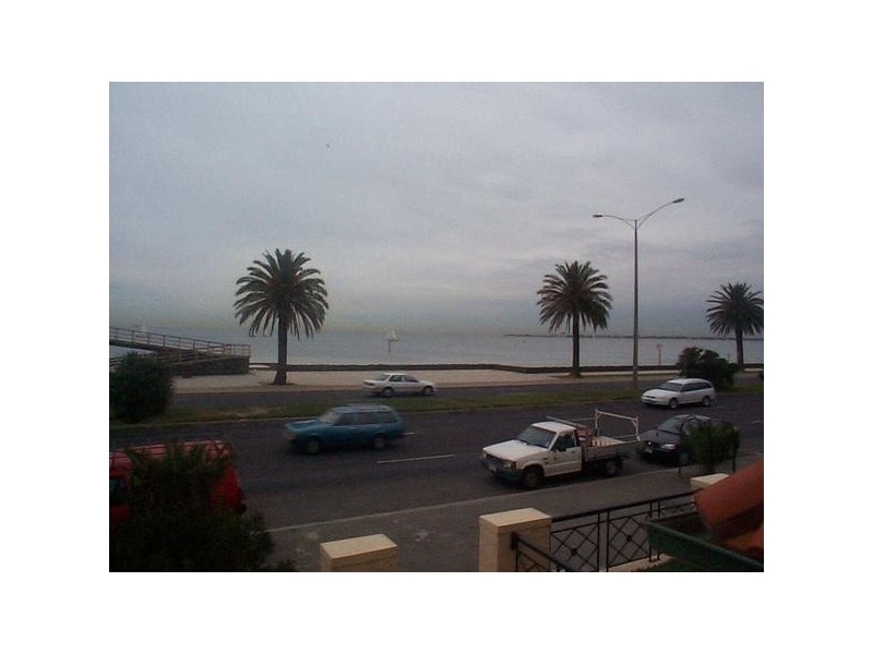 2/251  Beaconsfield Parade, Middle Park VIC 3206