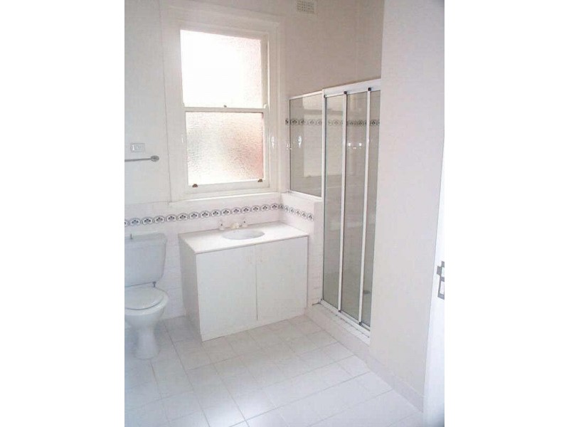 2/251  Beaconsfield Parade, Middle Park VIC 3206