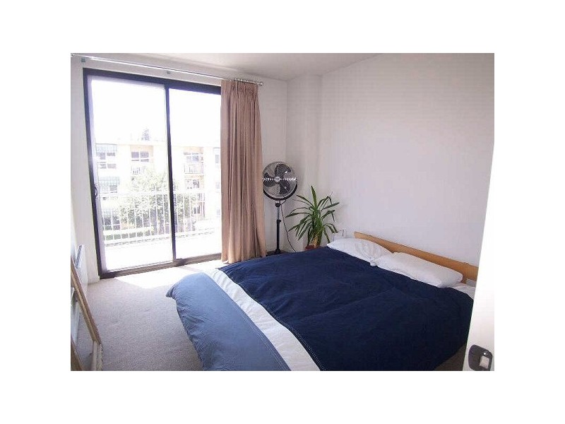 32/220  Barkly Street, St Kilda VIC 3182