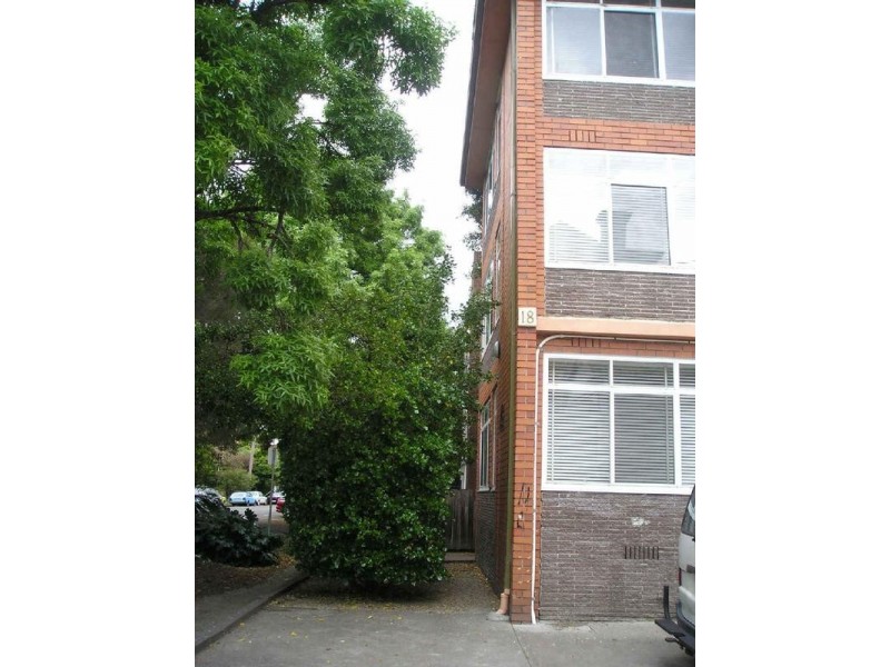 11/18 Robe Street, St Kilda VIC 3182