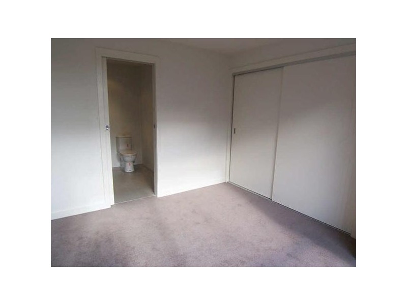 6/104  Barkly Street, St Kilda VIC 3182