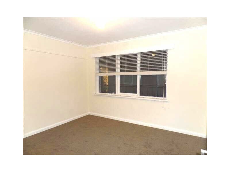 11/1  Acland Street, St Kilda VIC 3182