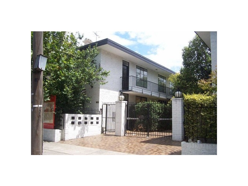 10/13  Crimea Street, St Kilda VIC 3182