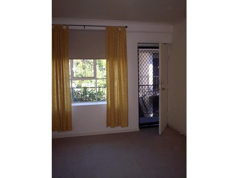 10/13  Crimea Street, St Kilda VIC 3182