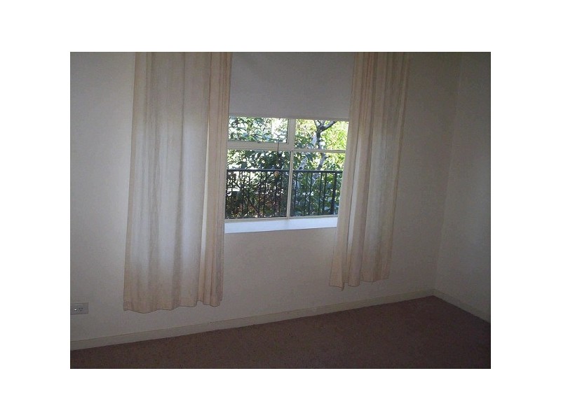 10/13  Crimea Street, St Kilda VIC 3182
