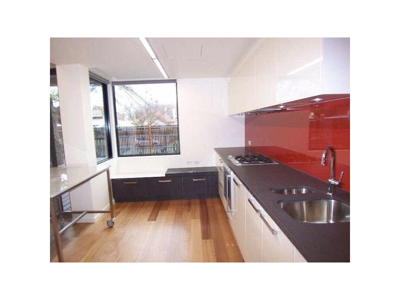 3/2a  Tiuna Grv,, Elwood VIC 3184