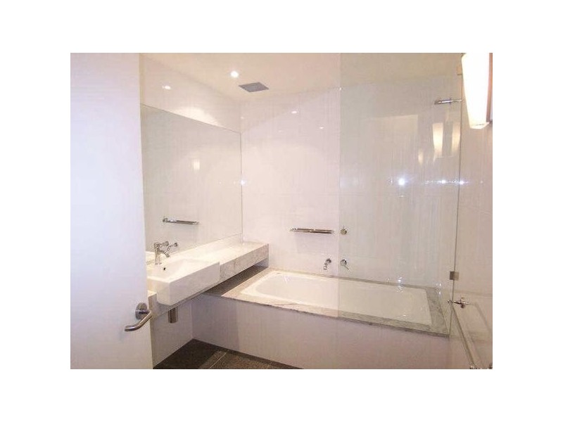 3/2a  Tiuna Grv,, Elwood VIC 3184