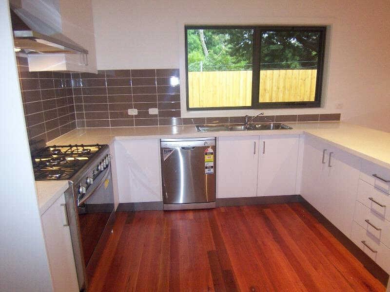 2/63  Victor Road, Bentleigh East VIC 3165