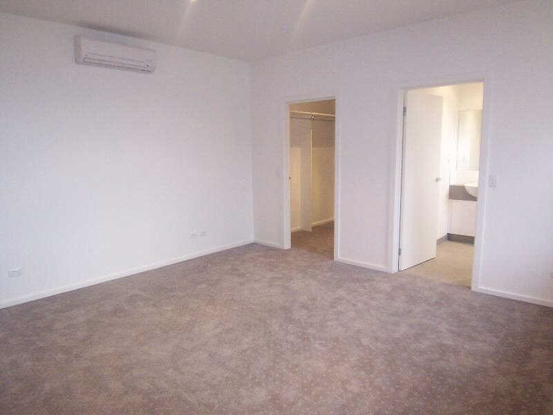 2/63  Victor Road, Bentleigh East VIC 3165