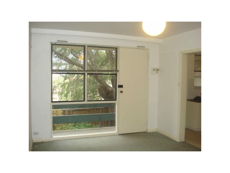 8/2  Selwyn Avenue, Elwood VIC 3184