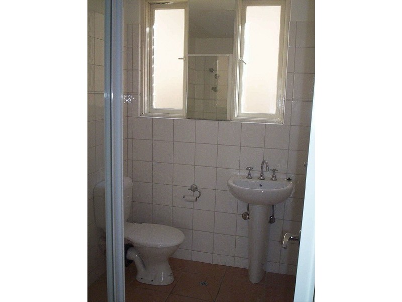 2/17a  Burnett St, St Kilda VIC 3182