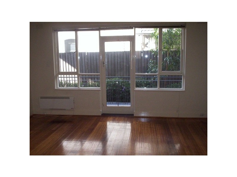 2/17a  Burnett St, St Kilda VIC 3182