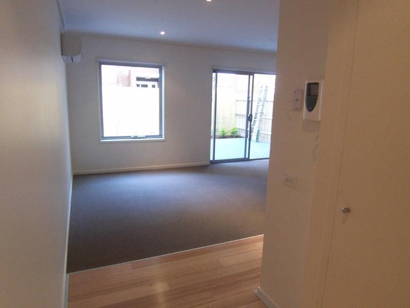 4/25  Kooyong Road, Armadale VIC 3143