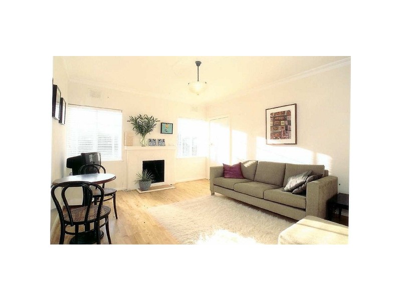 9/98  Park Street, St Kilda West VIC 3182