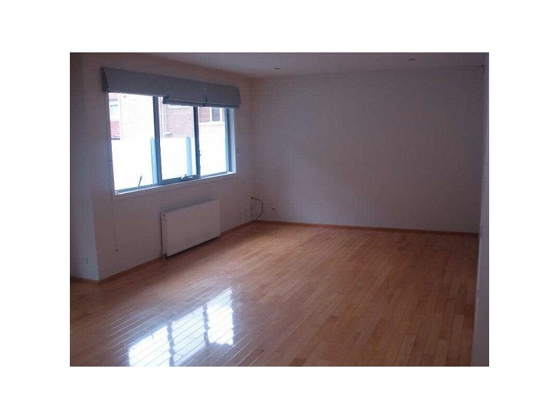 4/27  Selwyn Ave, Elwood VIC 3184