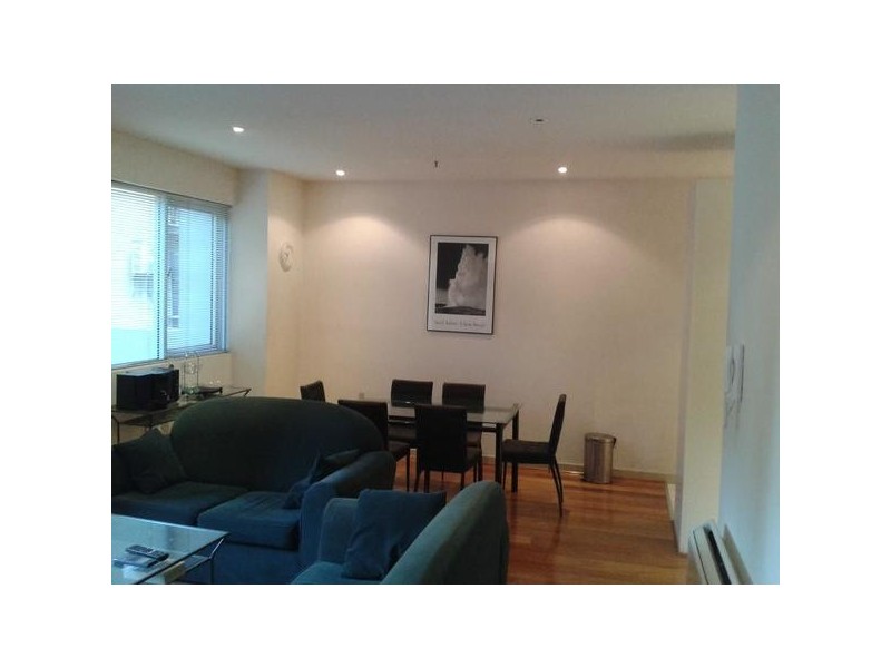 4/12  Acland Street, St Kilda VIC 3182