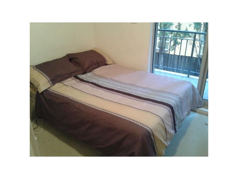 4/12  Acland Street, St Kilda VIC 3182