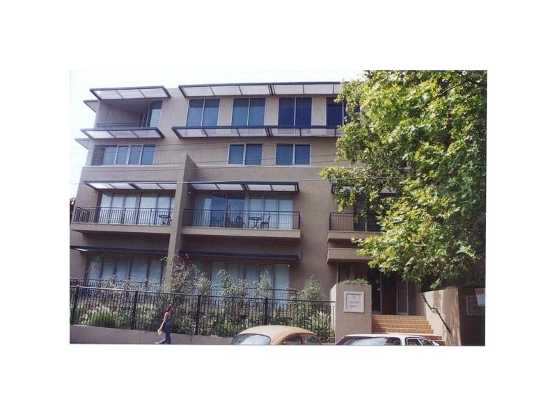 4/12  Acland Street, St Kilda VIC 3182