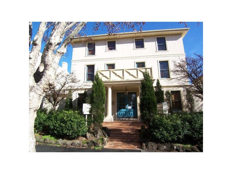 6/15  Acland Street, St Kilda VIC 3182