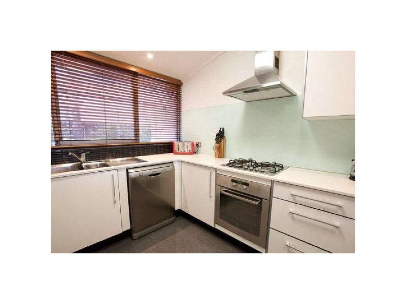 2/343  Beaconsfield Parade, St Kilda West VIC 3182