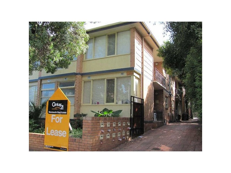 11/12  Robe Street, St Kilda VIC 3182