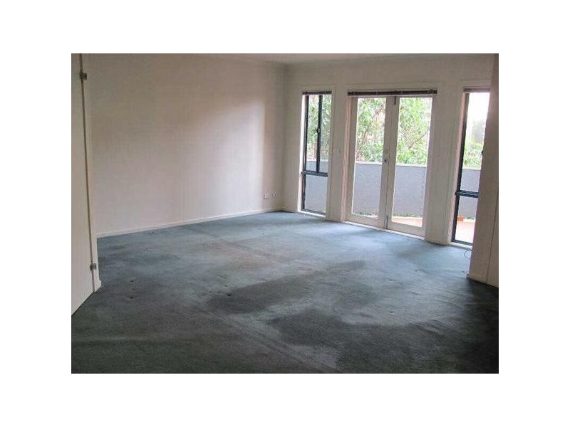 16/5  Dickens Street, Elwood VIC 3184