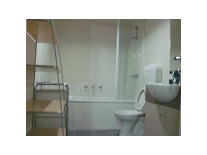 16/5  Dickens Street, Elwood VIC 3184