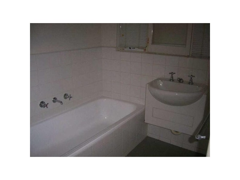 4/27  Mitford Street, St Kilda VIC 3182