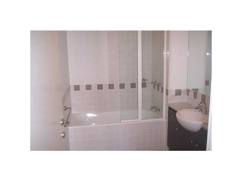 203/88  Beach Street, Port Melbourne VIC 3207