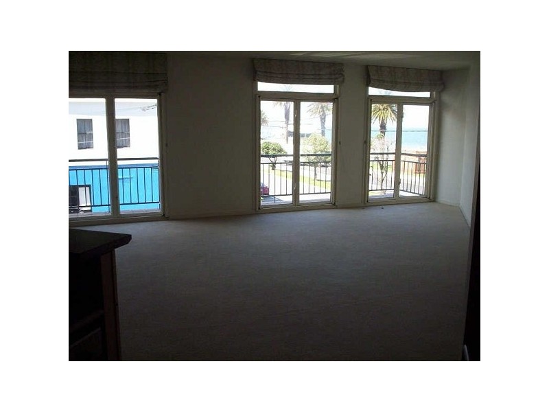 203/88  Beach Street, Port Melbourne VIC 3207